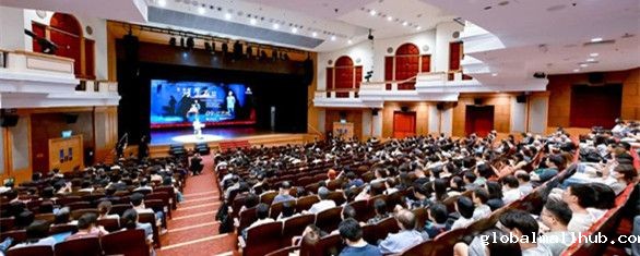 上海交大师生演绎“两弹一星”精神 —— 话剧《钱学森》...